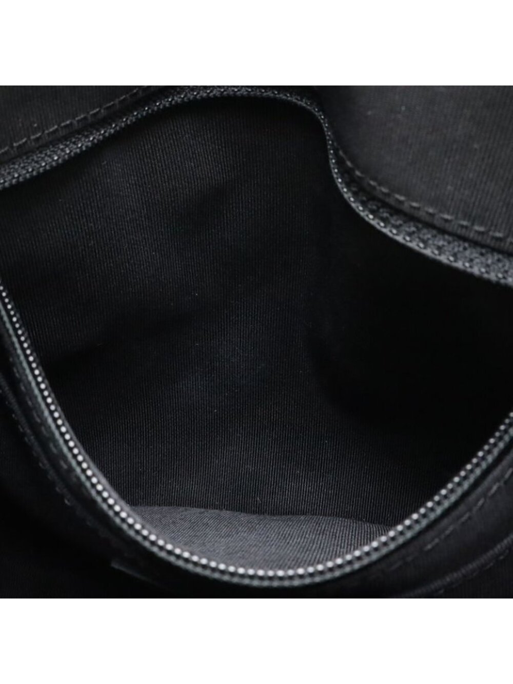 Chanel Quilted CC Logo Drawstring Handbag 2-Way Chain Shoulder Crossbody - Picture 8 of 9